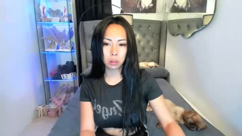 Snapshot of reighnempress chatting on April 16, 2:34 am reighnempress online show from April 16, 2:34 am