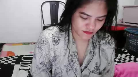 reign2525 online show from March 2, 5:09 pm