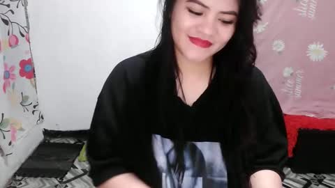 reign2525 online show from March 4, 3:40 pm