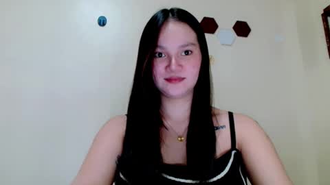 Rei online show from May 26, 2:13 pm
