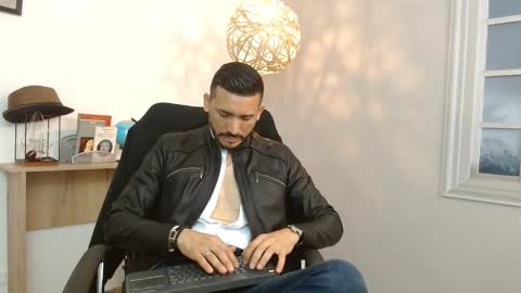   REIKO  online show from January 29, 7:43 pm