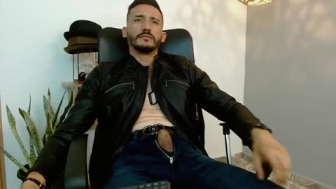   REIKO  online show from February 10, 9:58 pm