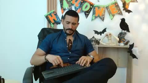   REIKO  online show from October 10, 3:11 pm