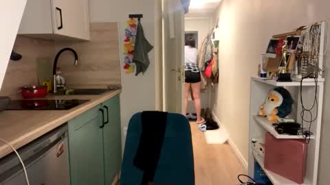 Bell online show from April 1, 9:45 pm