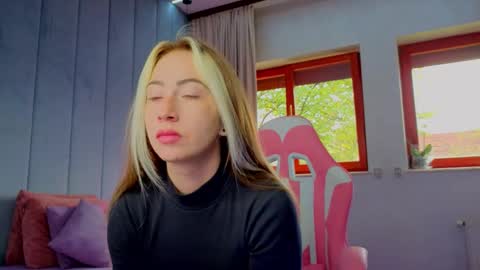 reina cummings online show from October 26, 7:03 am