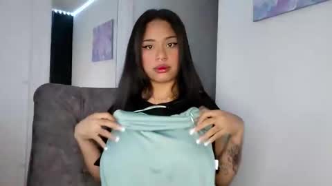 reina_reina online show from April 20, 5:32 am