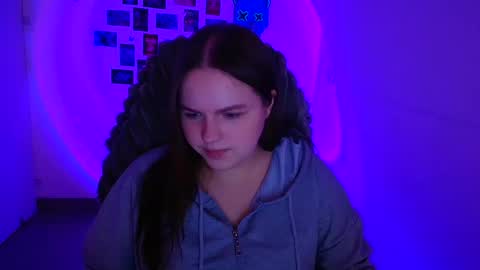 Reina online show from February 21, 12:50 pm