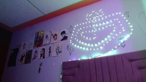 reiv_femboy online show from March 12, 1:12 am