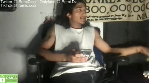 Snapshot of remi_d33 chatting on October 13, 4:12 am Remi D online show from October 13, 4:12 am