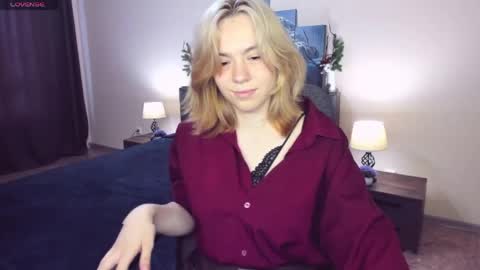 RemiPeach online show from May 16, 1:54 pm