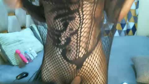 remmyqueen online show from May 27, 10:29 pm