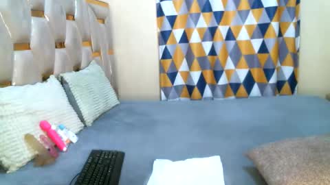 remmyqueen online show from May 28, 11:40 am