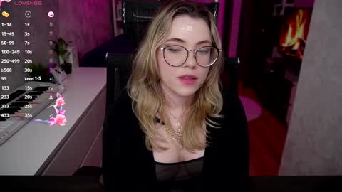Snapshot of remywild chatting on March 5, 10:43 pm RemyWild online show from March 5, 10:43 pm