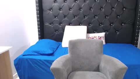 Renata Salinas online show from December 15, 8:46 pm