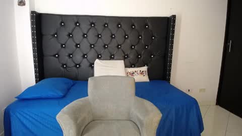 Renata Salinas online show from April 7, 12:44 am