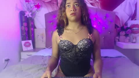 RENATA VALENTINA online show from April 28, 6:40 am