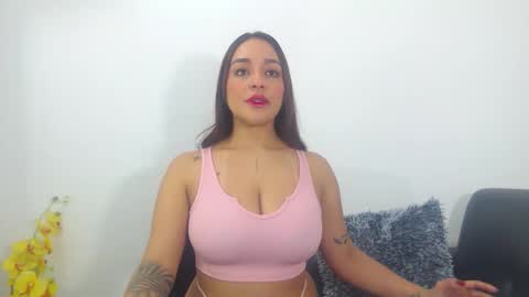 renatabrownn28 online show from April 9, 4:12 am
