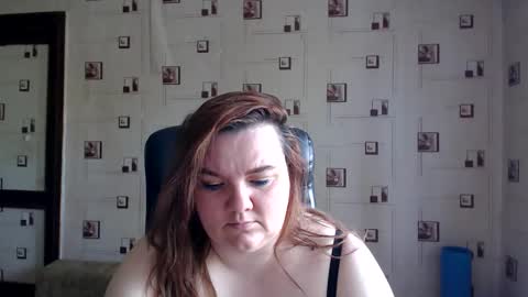 Snapshot of renataoia chatting on May 27, 11:18 am renataoia online show from May 27, 11:18 am