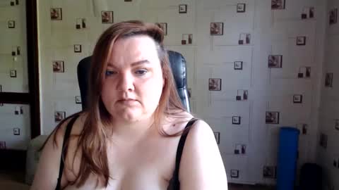 Snapshot of renataoia chatting on May 31, 1:29 pm renataoia online show from May 31, 1:29 pm