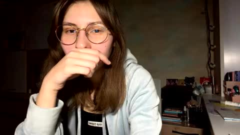 Mia online show from February 11, 4:34 pm