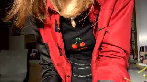 Mia online show from February 12, 4:35 pm