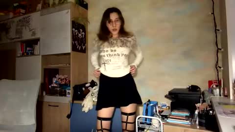 Mia online show from February 18, 4:58 pm