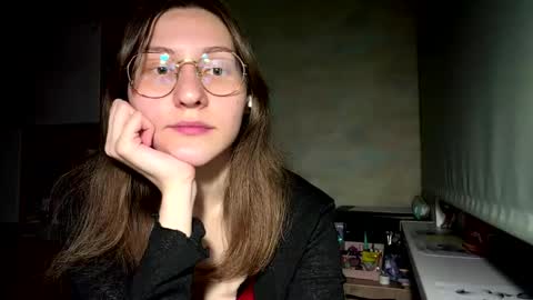 Mia online show from April 19, 5:34 pm