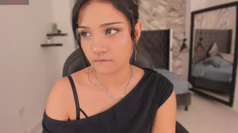 Renee Shelby online show from April 15, 8:42 pm