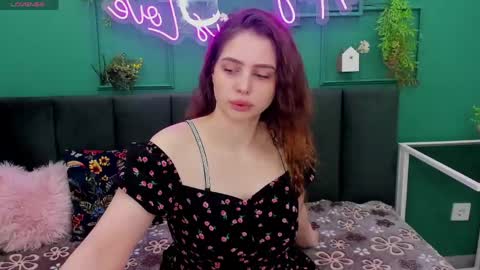 Snapshot of reneeblair chatting on April 14, 1:44 am reneeblair online show from April 14, 1:44 am