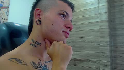 Snapshot of rennesanti chatting on December 10, 6:54 am R E N E online show from December 10, 6:54 am