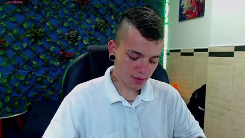 Snapshot of rennesanti chatting on January 16, 4:07 am R E N E online show from January 16, 4:07 am