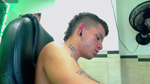 Snapshot of rennesanti chatting on February 20, 11:09 am R E N E online show from February 20, 11:09 am