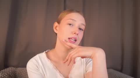 Snapshot of revamcallister chatting on July 11, 5:54 am revamcallister online show from July 11, 5:54 am