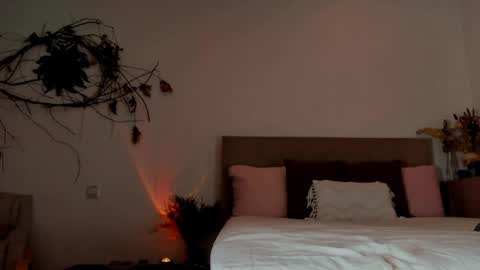 revealyourdarkdesires online show from April 4, 10:07 pm