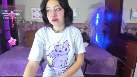 Snapshot of revek_uwu chatting on December 13, 1:12 pm Reveca online show from December 13, 1:12 pm