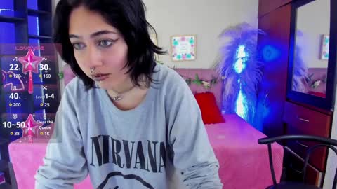 Snapshot of revek_uwu chatting on December 18, 4:28 pm Reveca online show from December 18, 4:28 pm