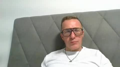 Snapshot of revierloewe chatting on July 12, 8:44 pm Jonas online show from July 12, 8:44 pm