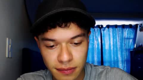 Snapshot of rexbunnybody chatting on February 28, 8:32 pm Rex online show from February 28, 8:32 pm