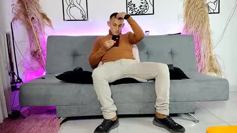 reymasterhot online show from December 22, 3:58 am