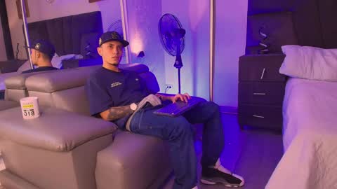 Rey online show from February 6, 4:42 am