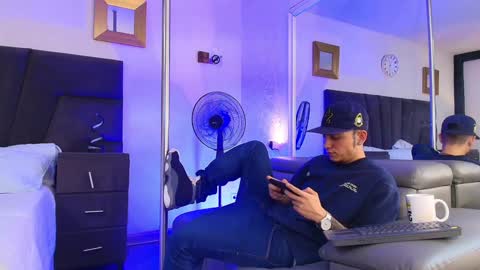 Rey online show from February 6, 7:45 am