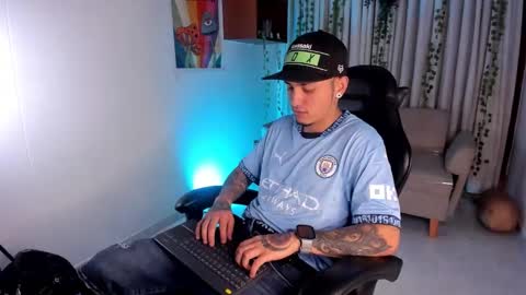 Rey online show from February 21, 4:02 am