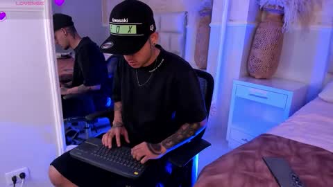 Rey online show from February 24, 4:43 am