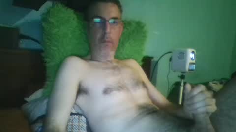 Snapshot of reyes_albert2006 chatting on February 10, 4:52 am reyes_albert2006 online show from February 10, 4:52 am