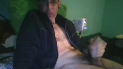 Snapshot of reyes_albert2006 chatting on March 9, 1:04 pm reyes_albert2006 online show from March 9, 1:04 pm