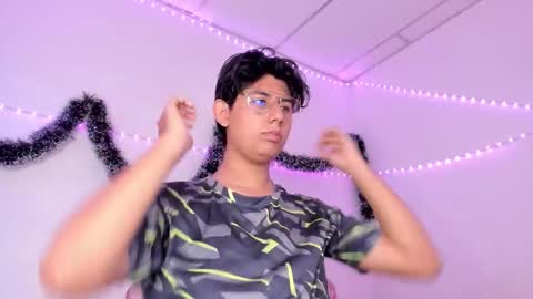 reylatino24 online show from January 9, 8:32 pm