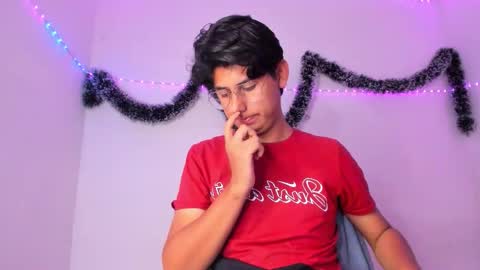 reylatino24 online show from January 12, 9:20 pm