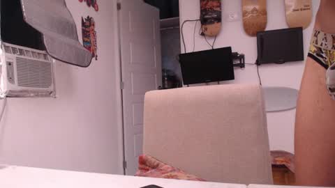 Reymond online show from November 7, 10:21 pm