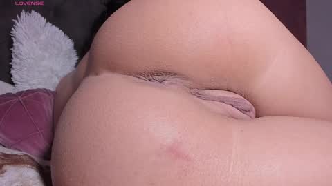 reyna77 online show from May 24, 5:40 pm