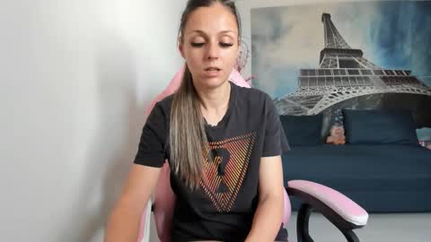 rheaetthan online show from April 10, 10:31 am